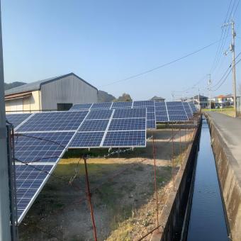 Système de montage solaire au sol au Japon